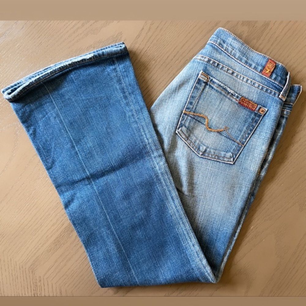 🔥  7 For All Mankind Flared Bottom Jeans   🔥